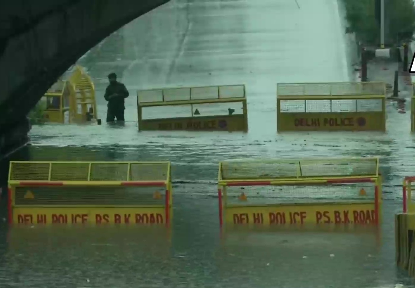 waterlogging problem in minto bridge