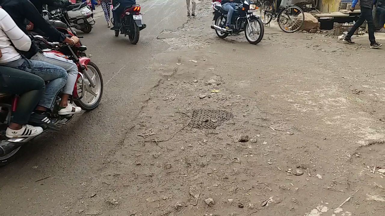 parking and broken roads mehrauli assembly main issues delhi election 2020