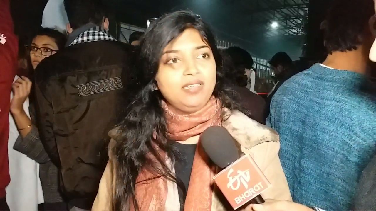 students protest at delhi police HQ