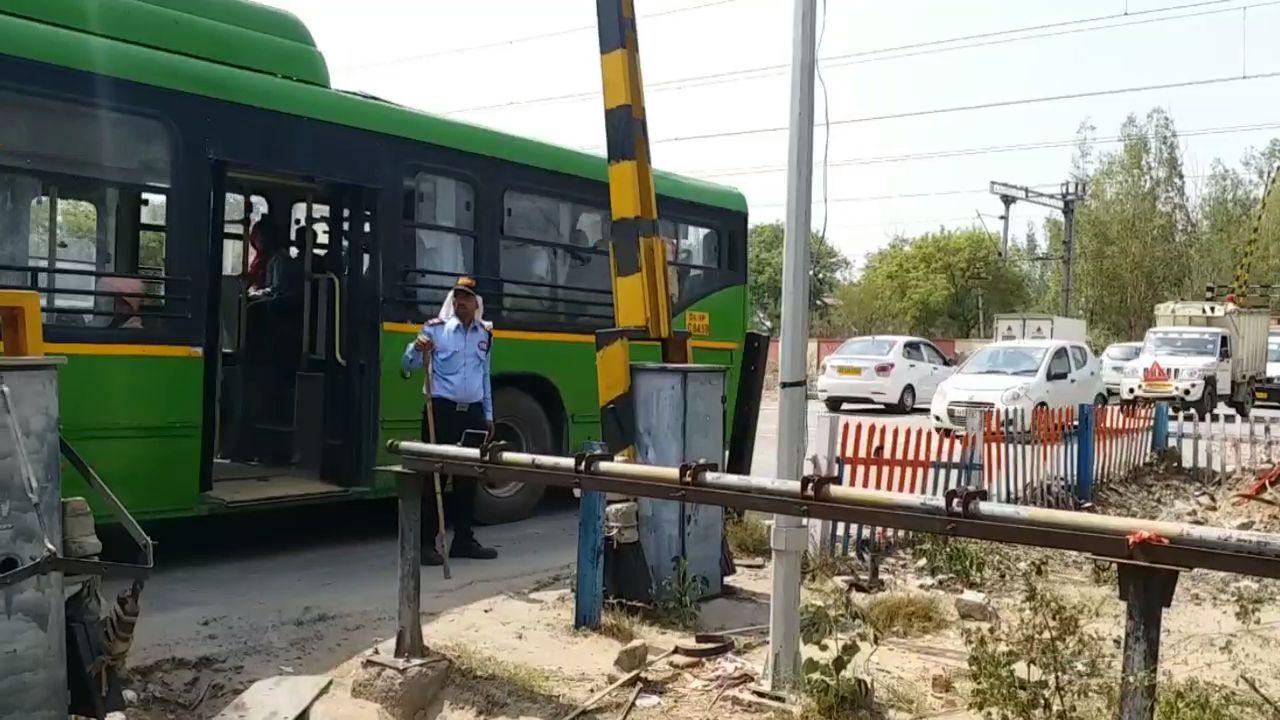 rpf to work on security and traffic measures at railway crossings