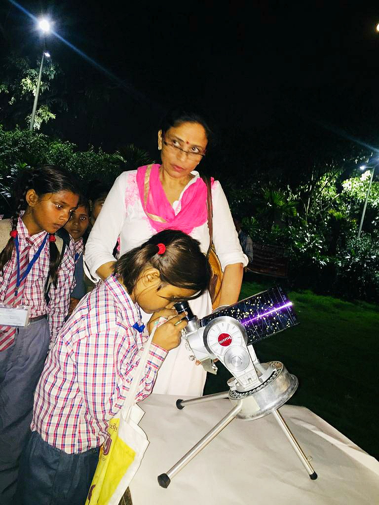 SDMC students showed the moon and stars from waste to wonder park