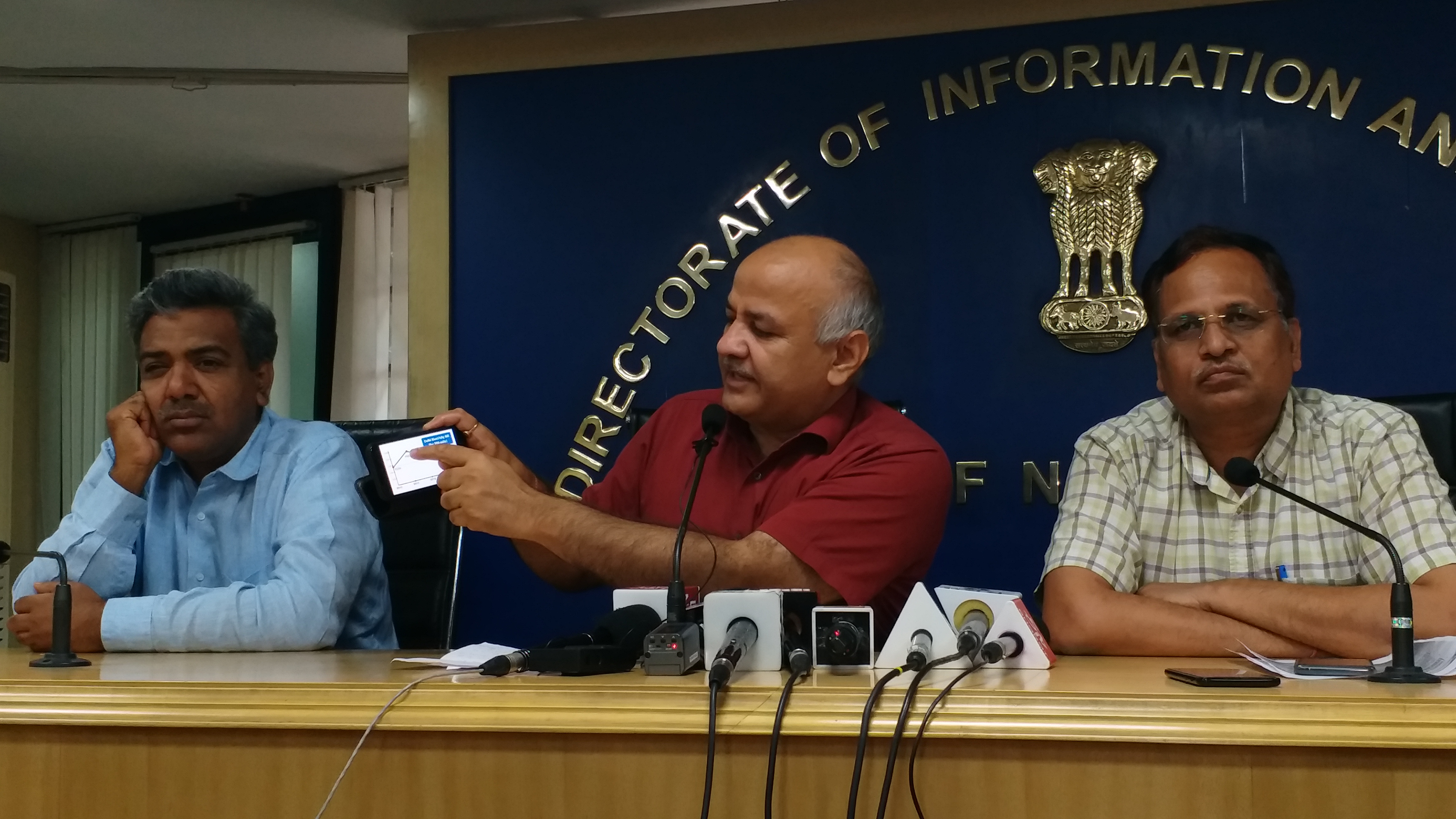 Manish Sisodia attack on bjp over Fixed electricity Charge in delhi