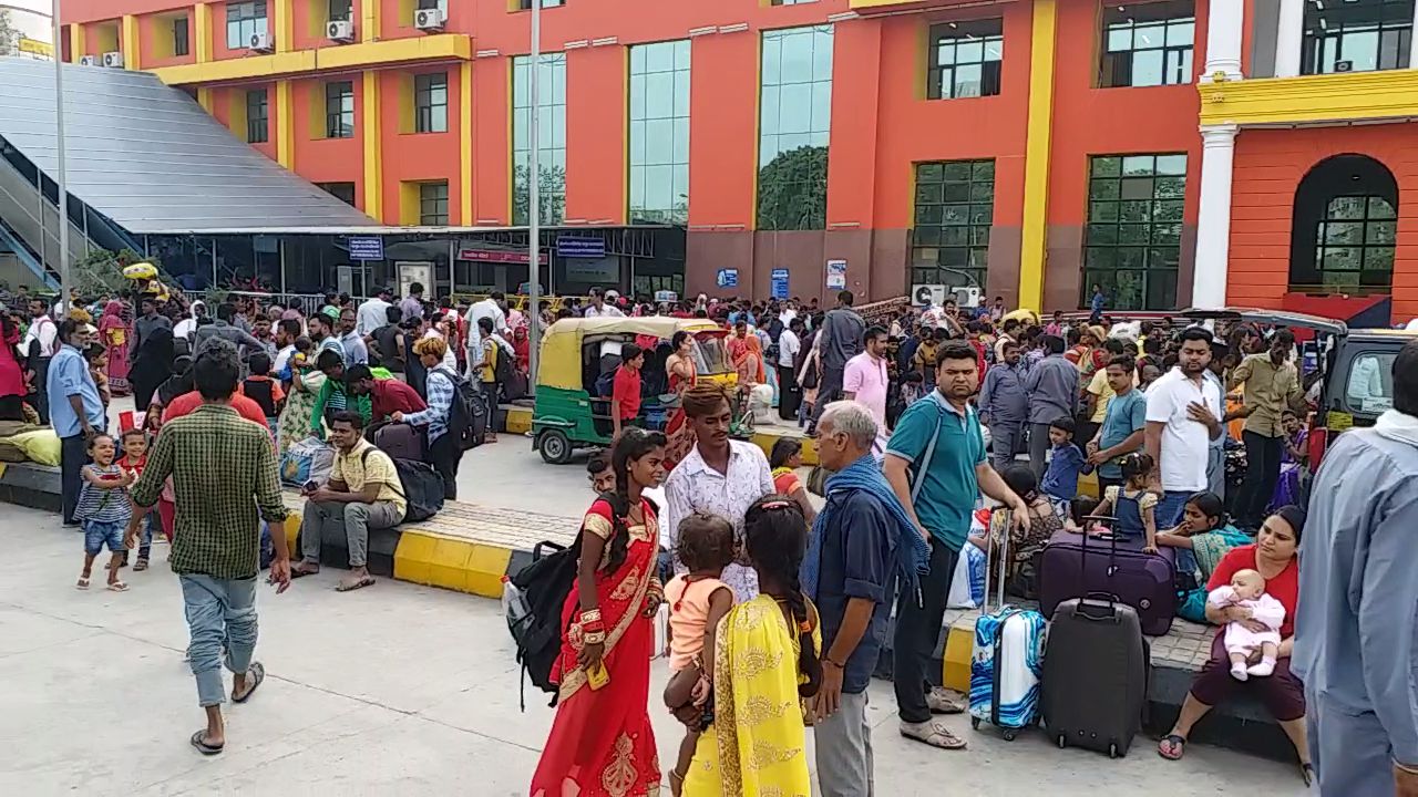 new delhi railway station