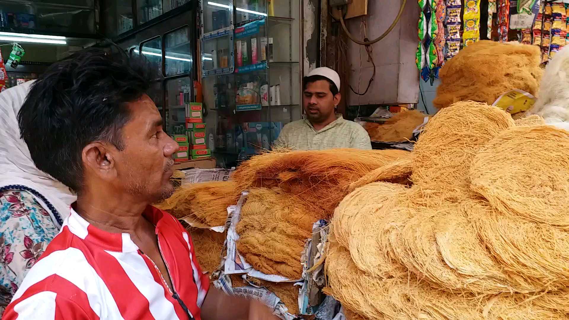 glory-of-holy-ramadan-returned-again-markets-of-capital-filled-with-delicious-sewai
