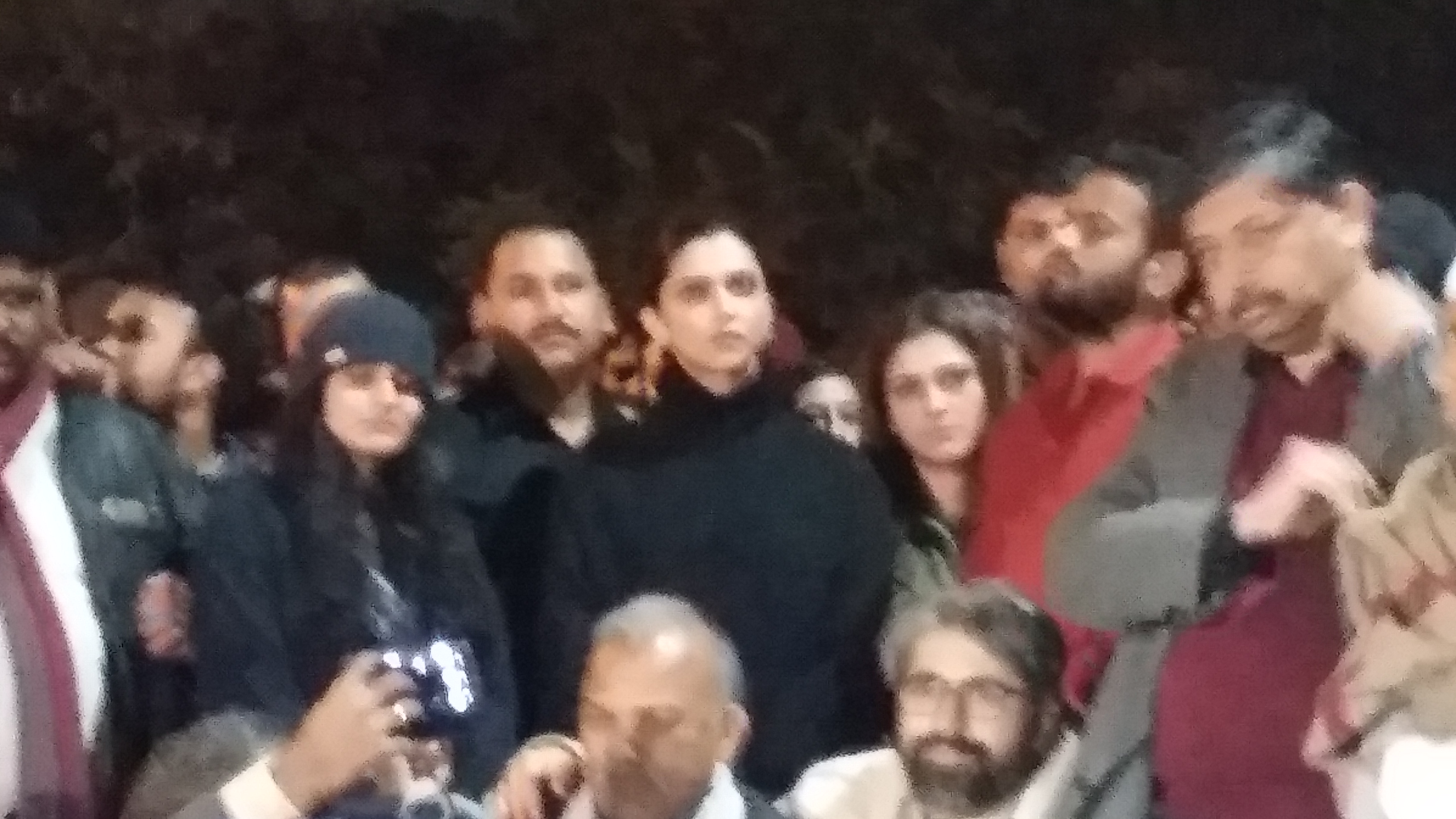 Deepika Padukone joins students at jnu during protest against JNU Violence