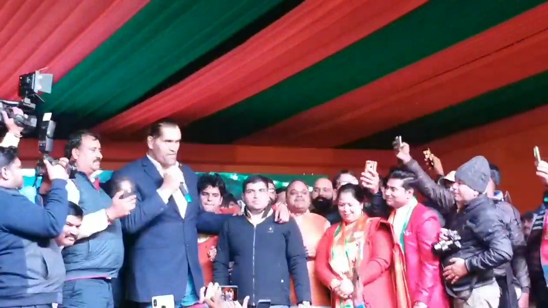 Great Khali arrives at NRC_CAA supported Kavi Sammelan in delhi