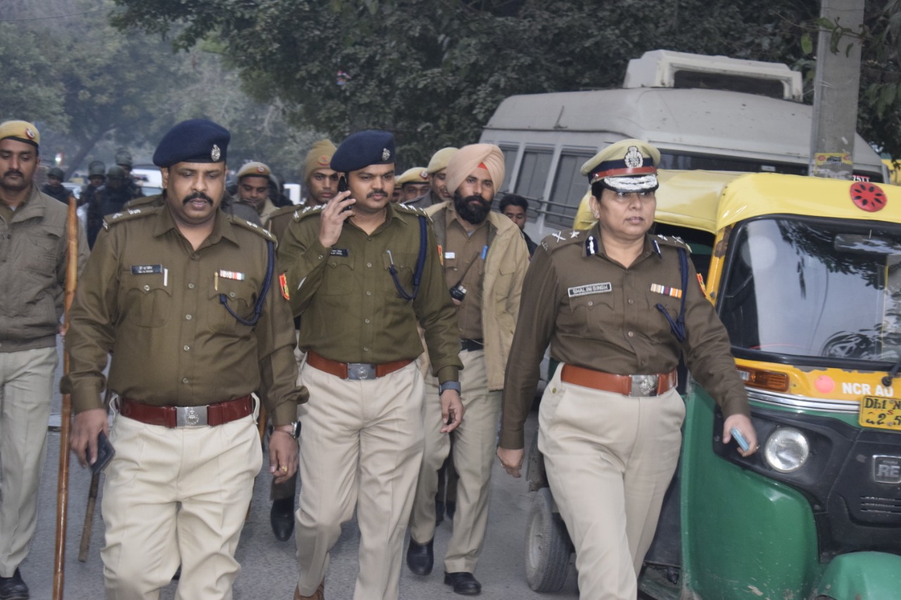 Delhi Police took out foot march in Sultanpuri