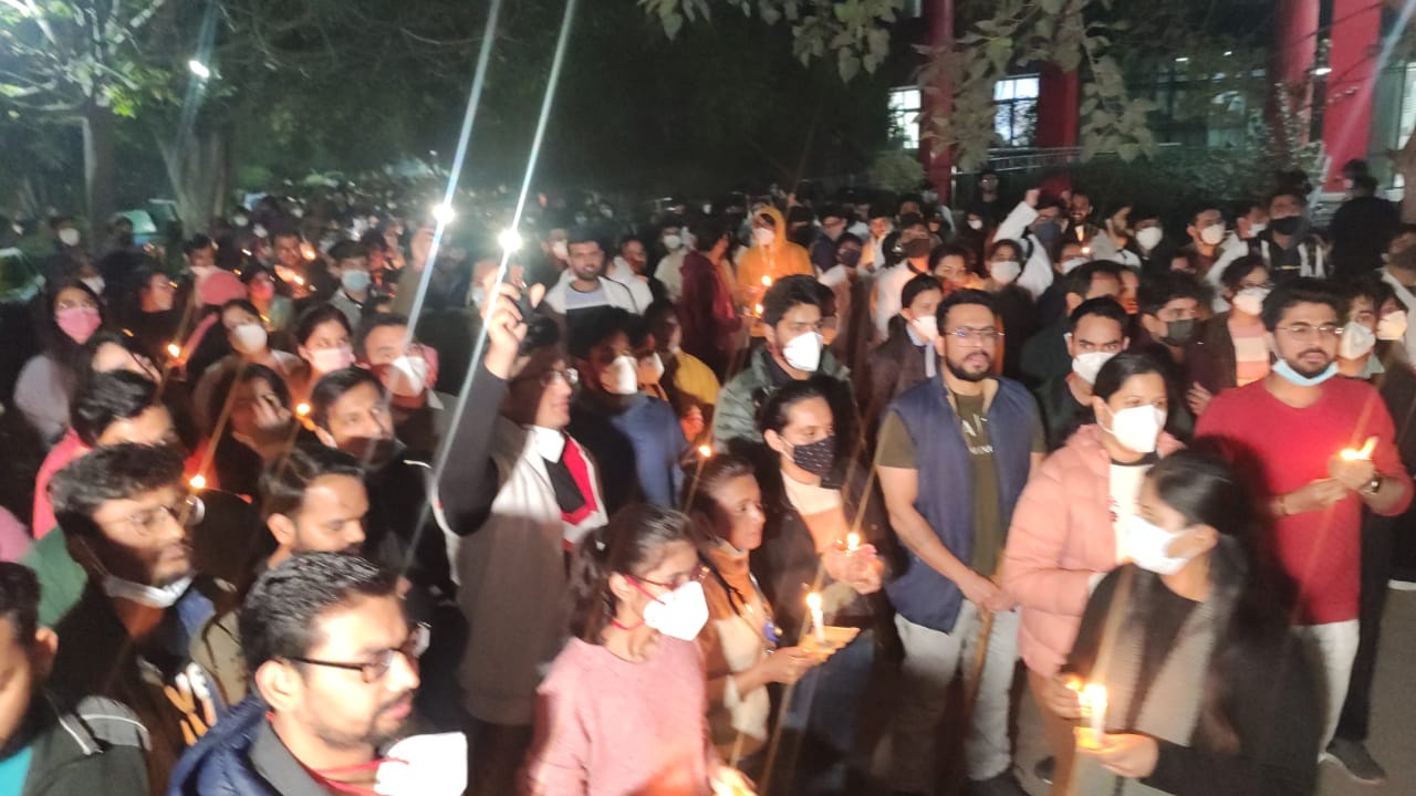 Resident doctors did candle march demanding neet pg counseling