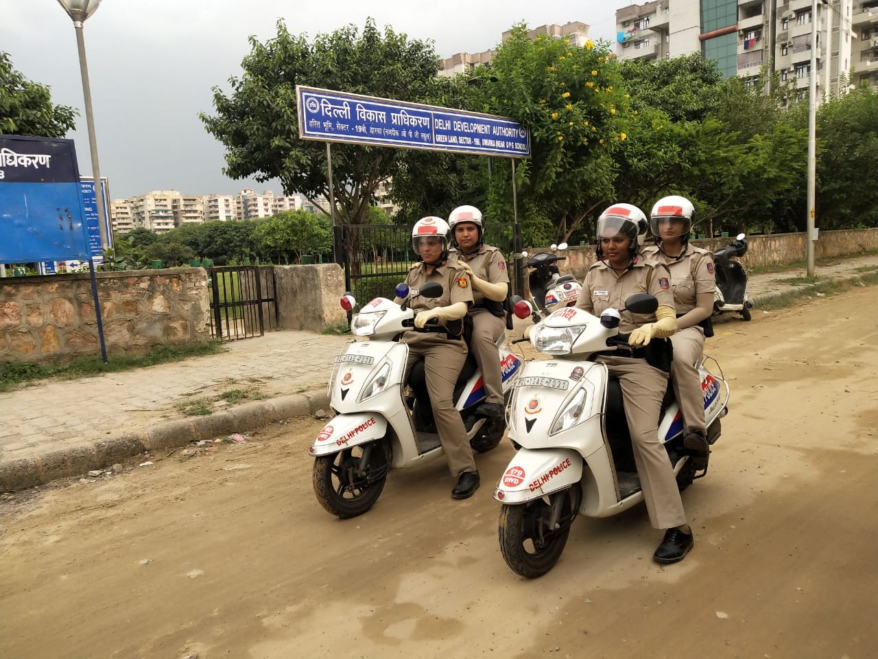 women police will do patrolling on scooty in dwarka