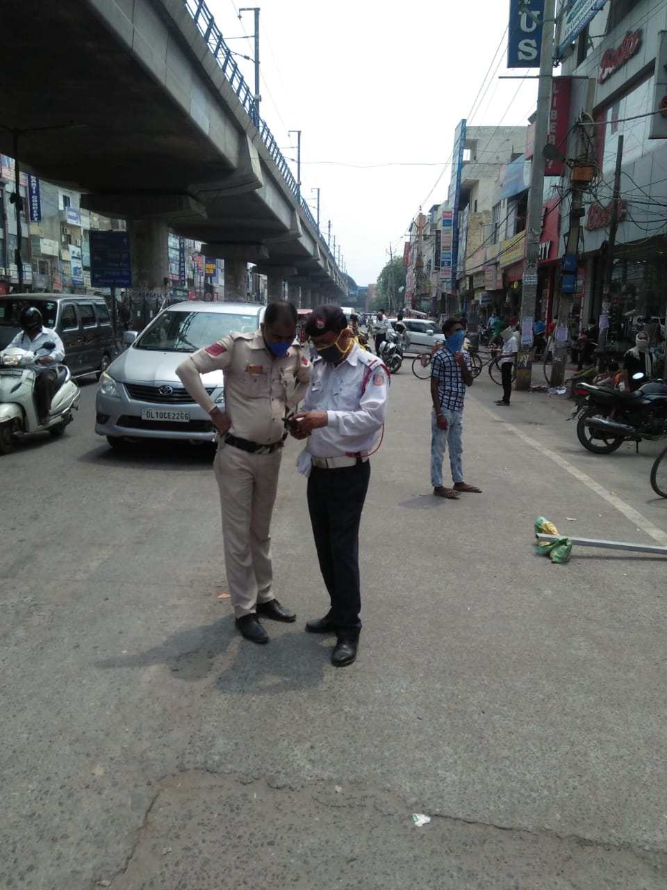 Bindapur police cut challan of 60 people trespassing on the road