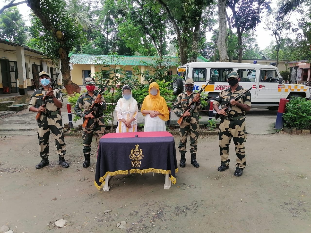 BSF की हिरासत में दो बांग्लादेशी महिलाएं