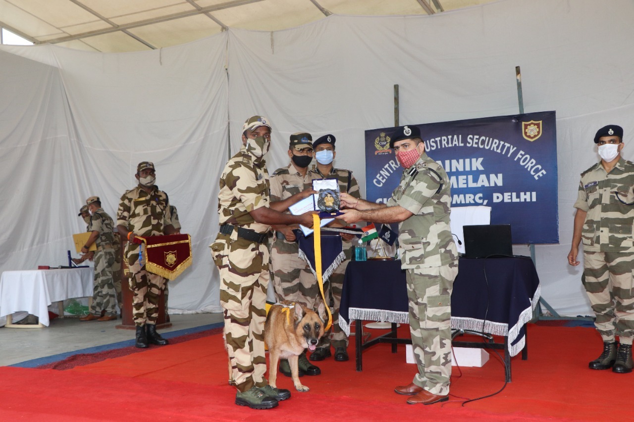 Retirement Ceremony of 7 Sniffer Dogs of CISF delhi