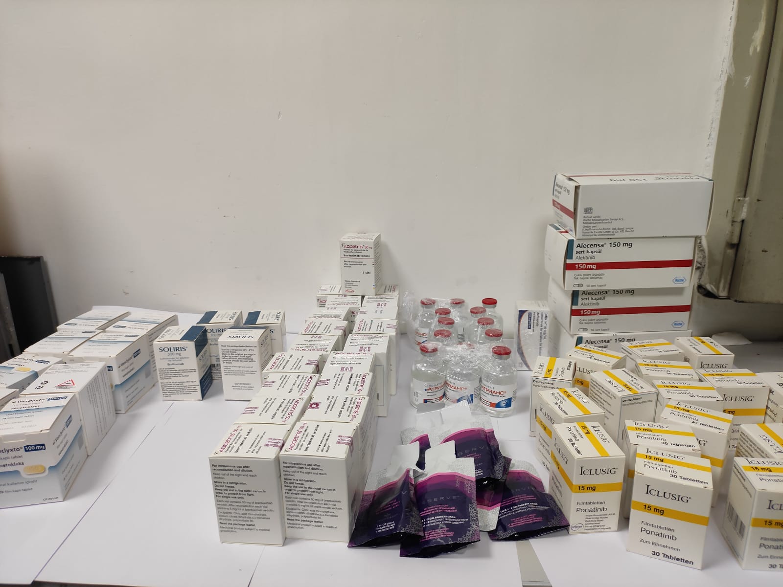 igi airport custom seized medicines worth 1 crore 23 lakhs