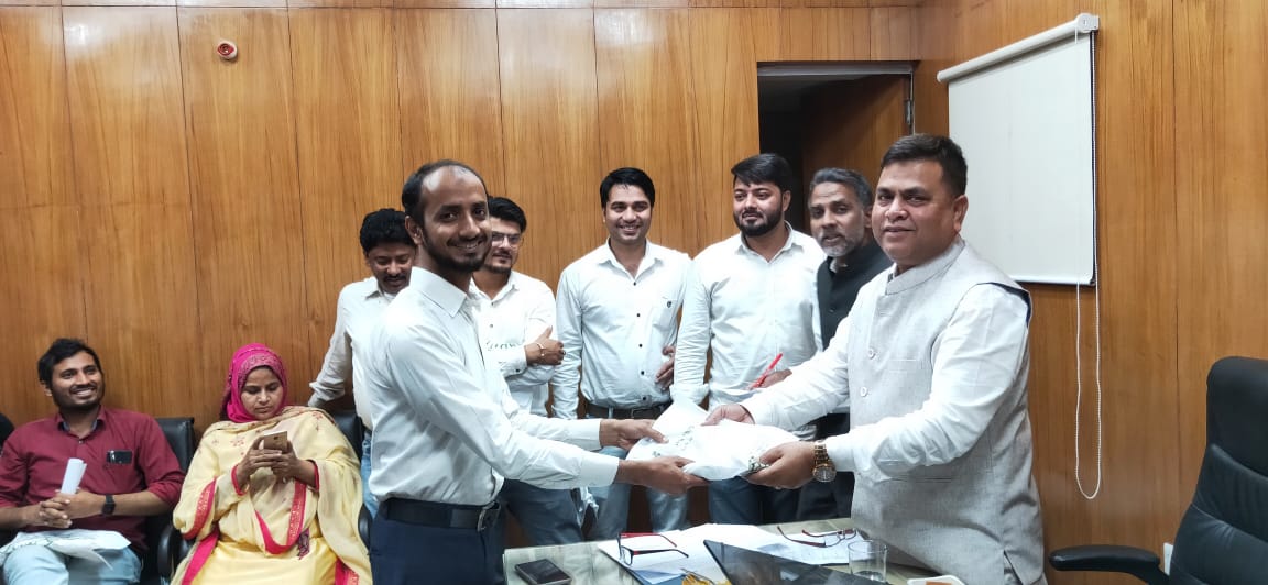 Delhi Wakf Board implemented dress code distributed dress to employees