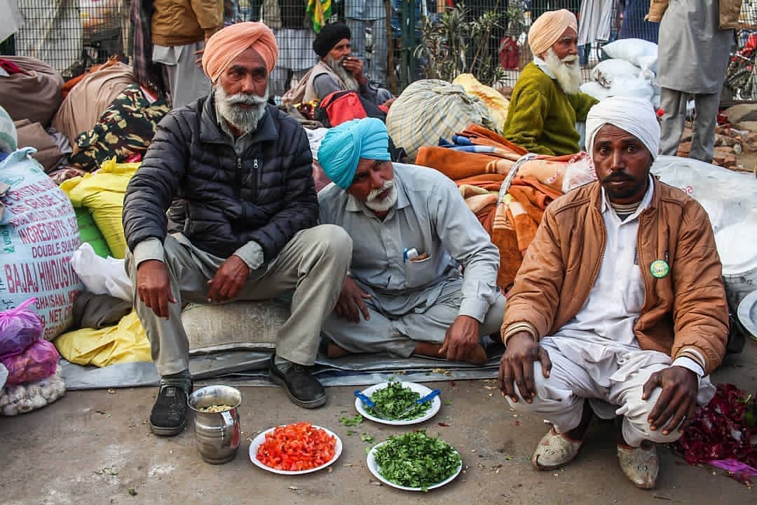 لنگر لگانے والے باگیچا سنگھ پر بھی الزام تراشی کرتے ہوئے انہیں پاکستانی ایجنسی آئی ایس آئی اور دہلی فسادات میں شامل بتایا گیا