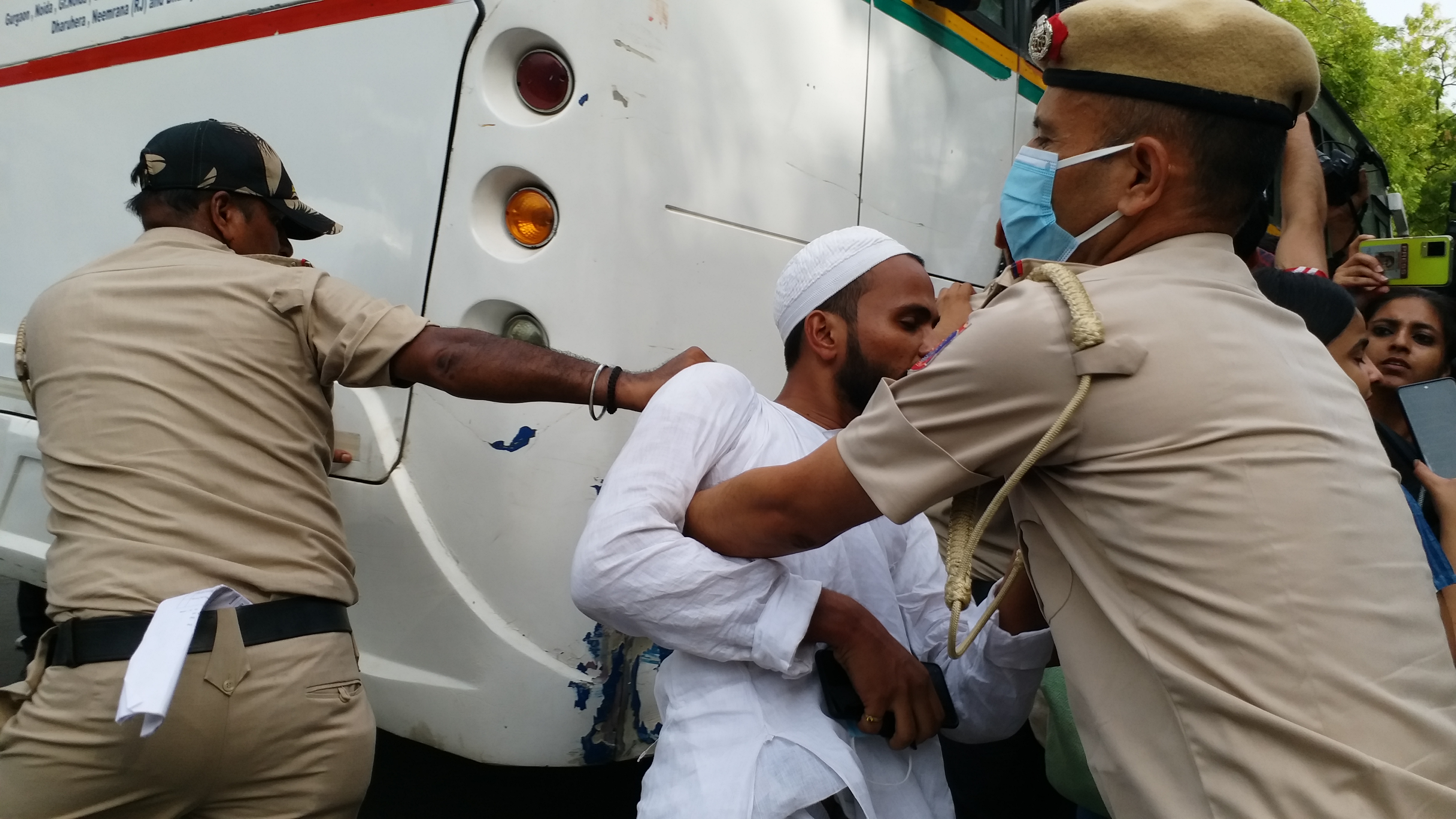 aisa students protest at jantar mantar