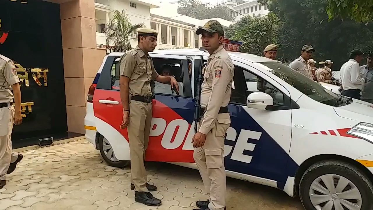 दिल्ली पुलिस एक्शन