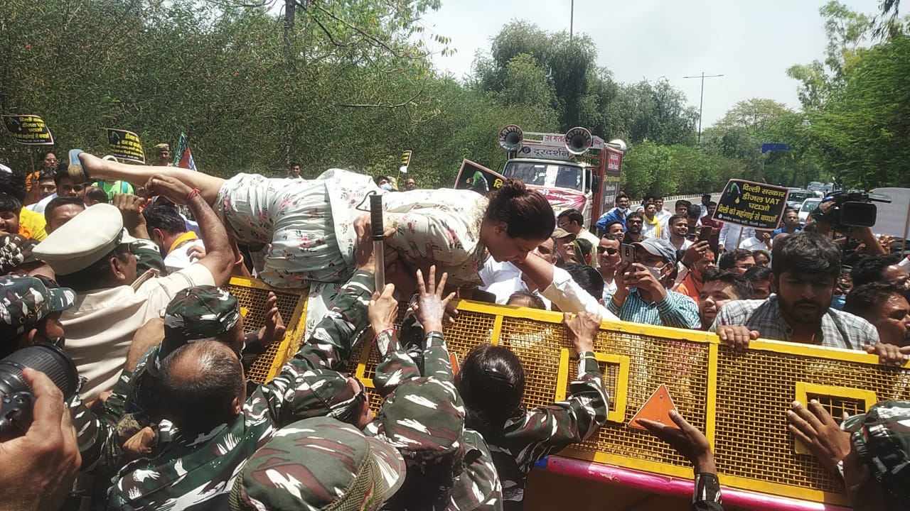 Bjp protest against delhi govt