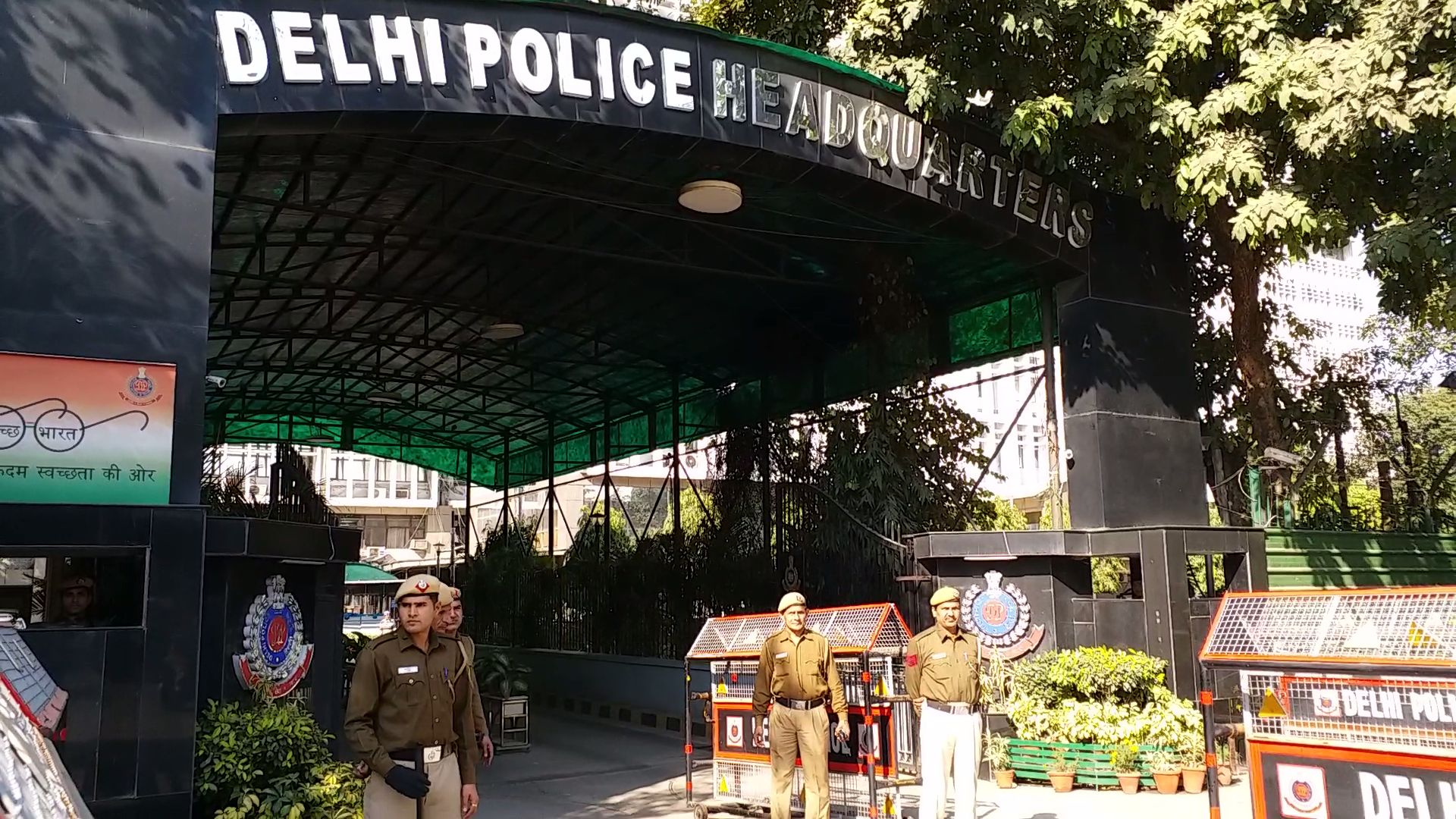 police arrested miscreants in delhi over extortion case