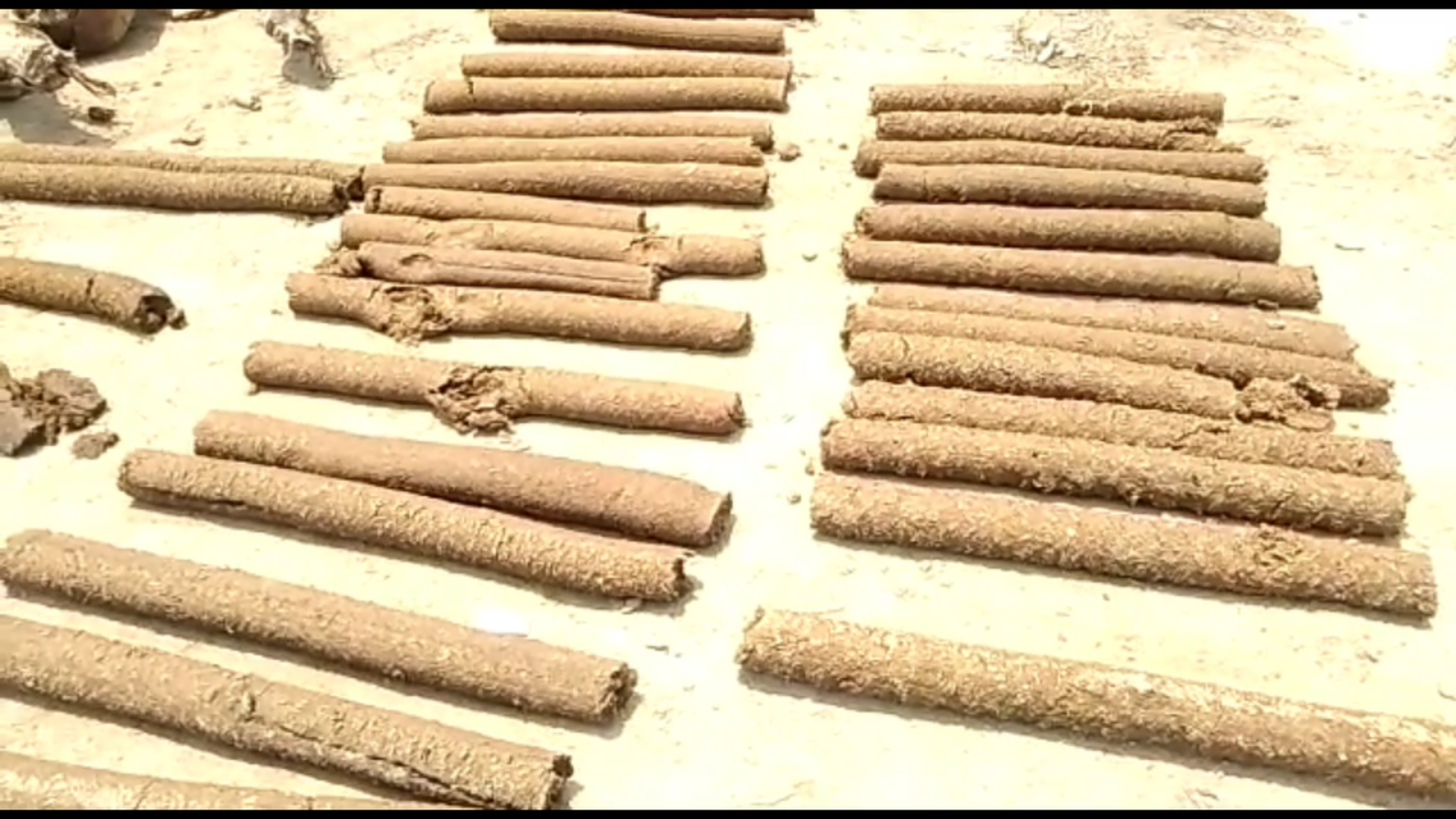 Funeral wood from cow dung and straw in delhi