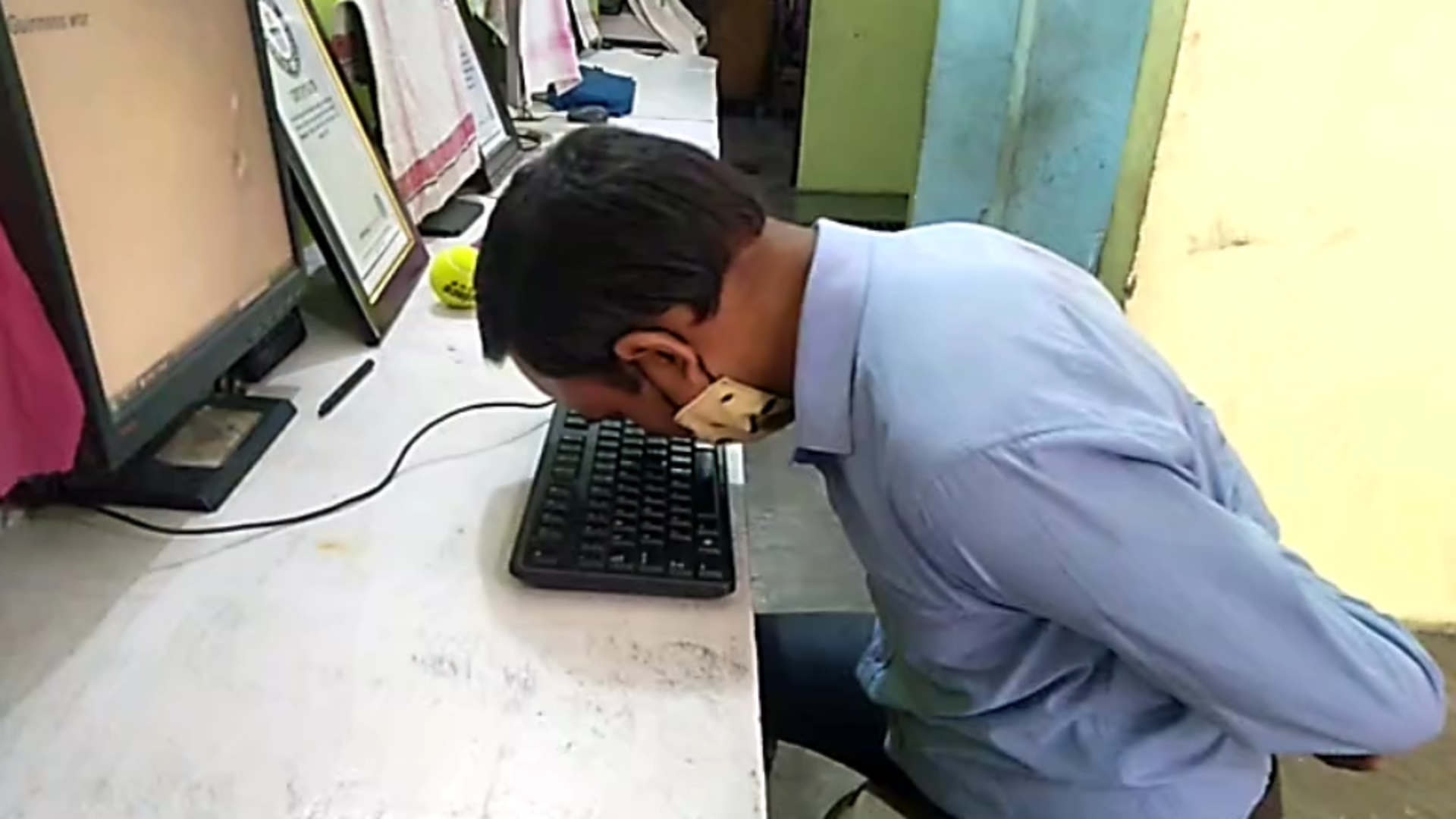 JNU computer operator holds nine Guinness records for typing skills