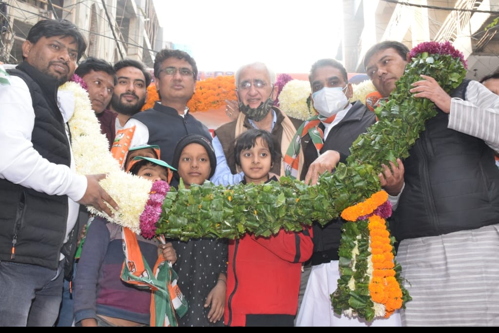 Jan Jagran-Pol Khol Yatra in seventy Assemblies of Delhi Congress rained down on Kejriwal