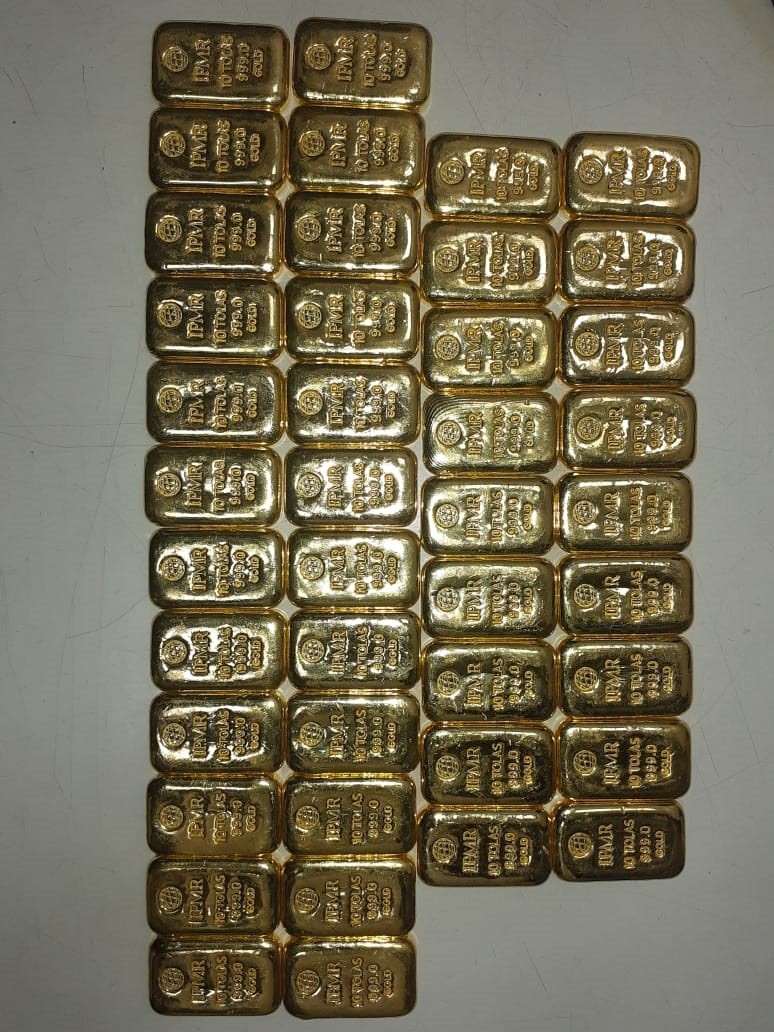 DRI seizes 4.9 kg smuggled gold at Hyderabad airport