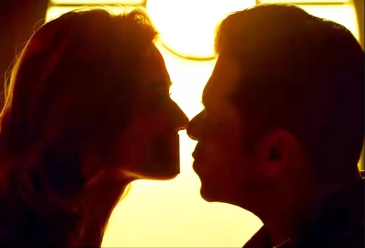 Disha Patani actually has duct tape on her mouth as Salman Khan goes for a kiss