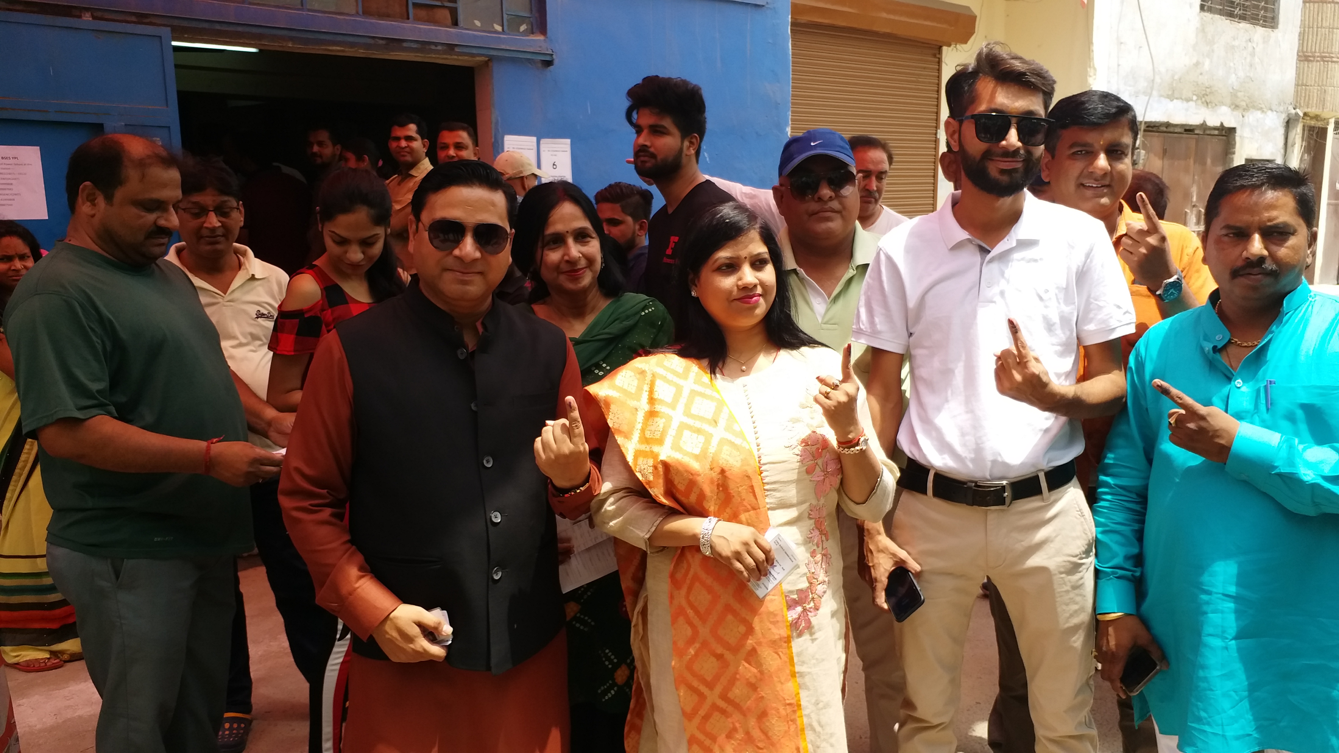 east delhi mayor anju kamalkant cast vote