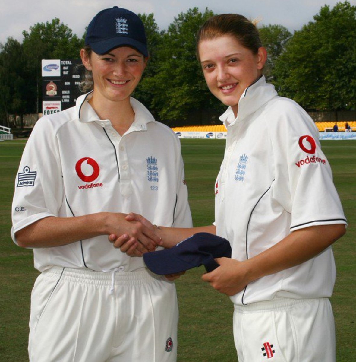 england women wicketkeeper batsman sarah taylor retires from international cricket