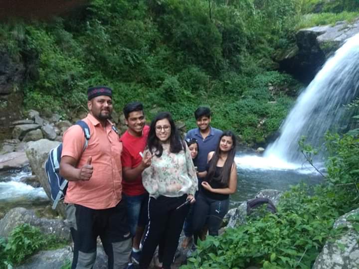 tourists visiting tirthan valley of kullu