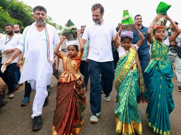 congress-leader-rahul-gandhis-bharat-jodo-yatra-in-chitradurga