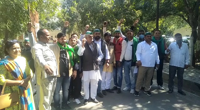 Indian Farmers Union submitted memorandum demanding return of Indian students trapped in Ukraine