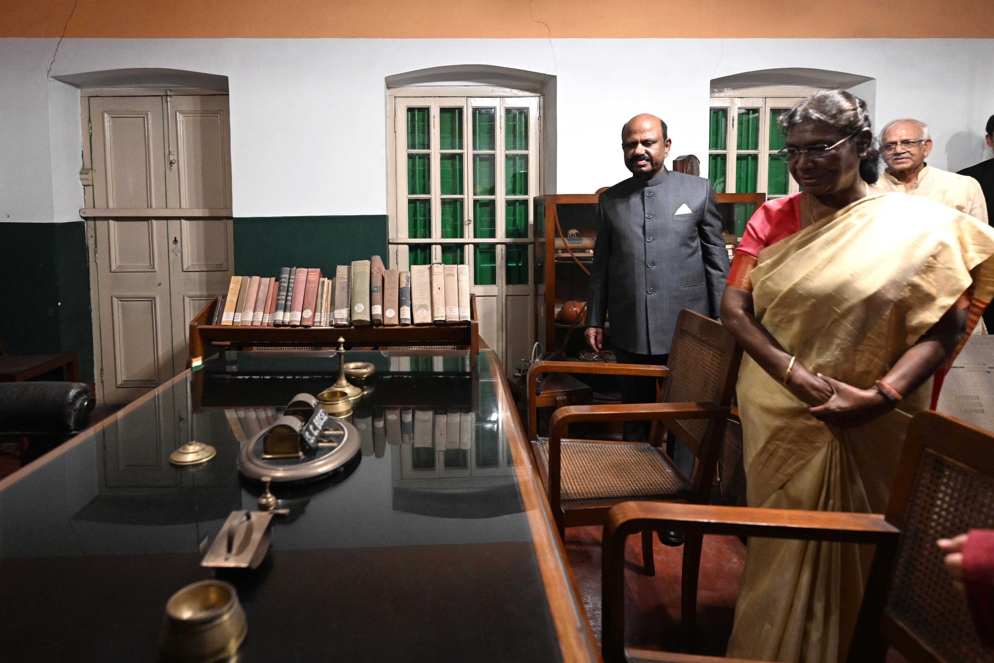 Murmu Visits Netaji and Tagore House ETv Bharat