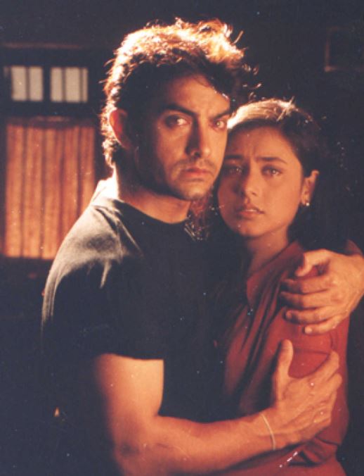 Aamir Khan with Rani Mukerji in another still from Ghulam