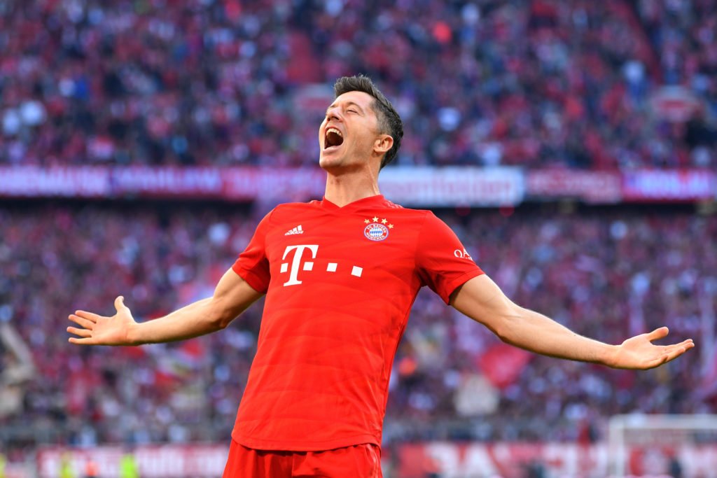 Lewandowski facing Messi, Ronaldo for FIFA best player award