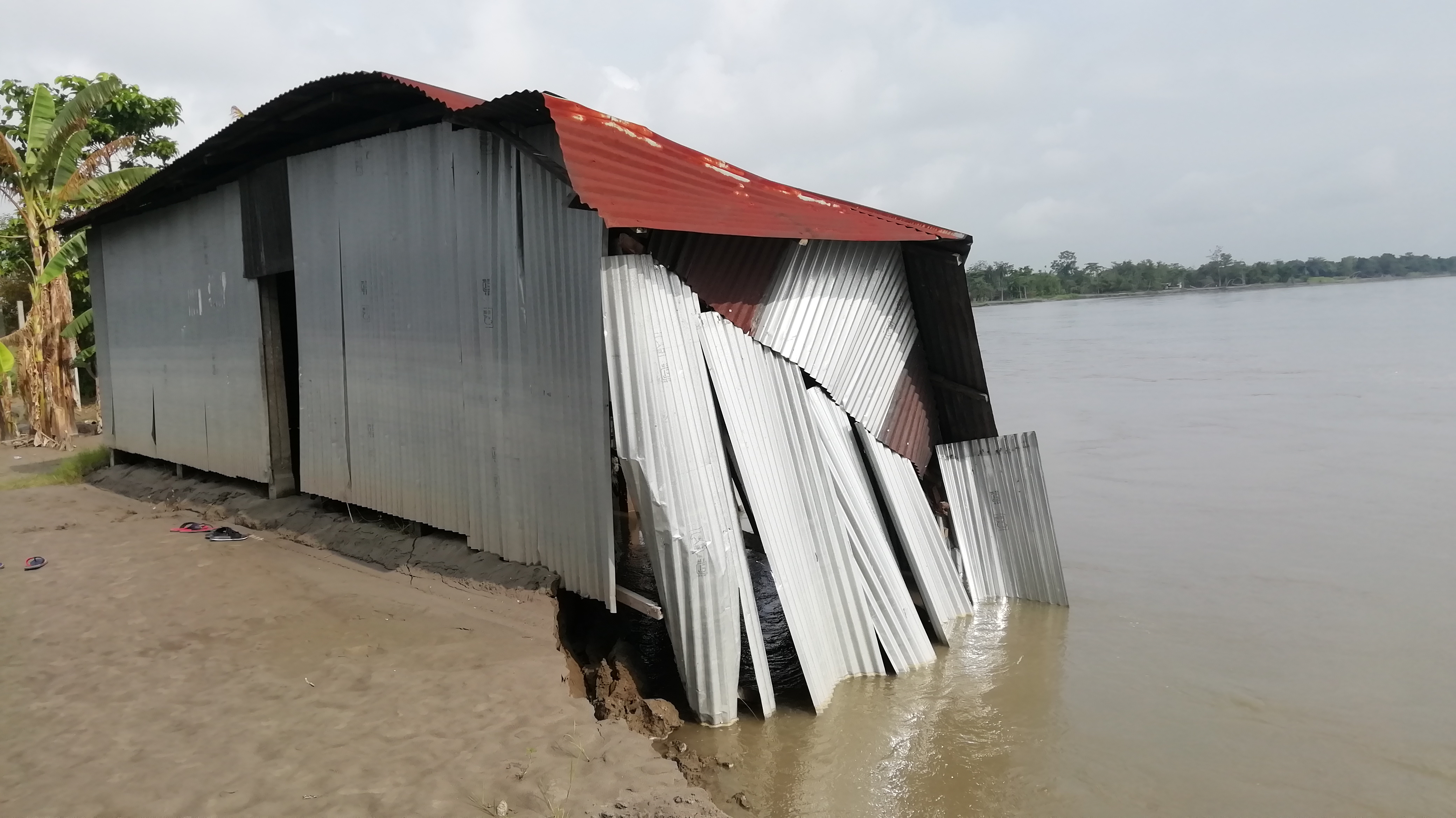 গৰাখহনীয়াত ৬০ শতাংশ জাহ যোৱাৰ উপক্ৰম হোৱাৰ পাচতো, ঘৰটোৰ ভিতৰতে মহিলাগৰাকীয়ে চলাই গৈছে অহৰহ আৰাধনা