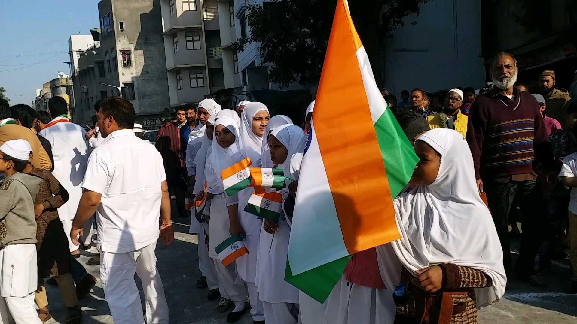 گجرات میں یوم جمہوریہ کا جشن بڑے ہی شاندار طریقے سے منایا گیا