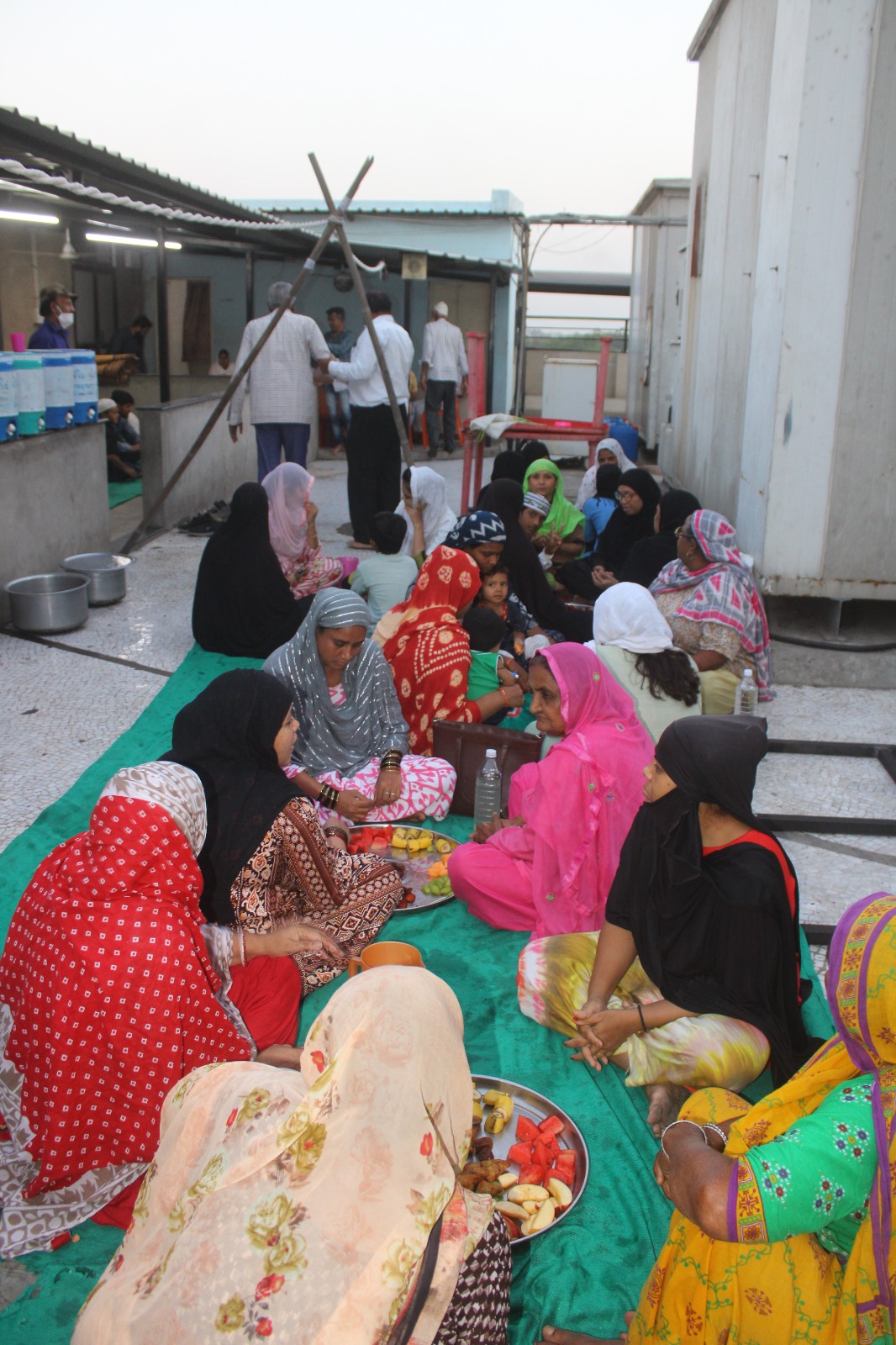 احمدآباد کے شفا ملٹی اسپیشلٹی ہسپتال میں افطار پارٹی کا اہتمام