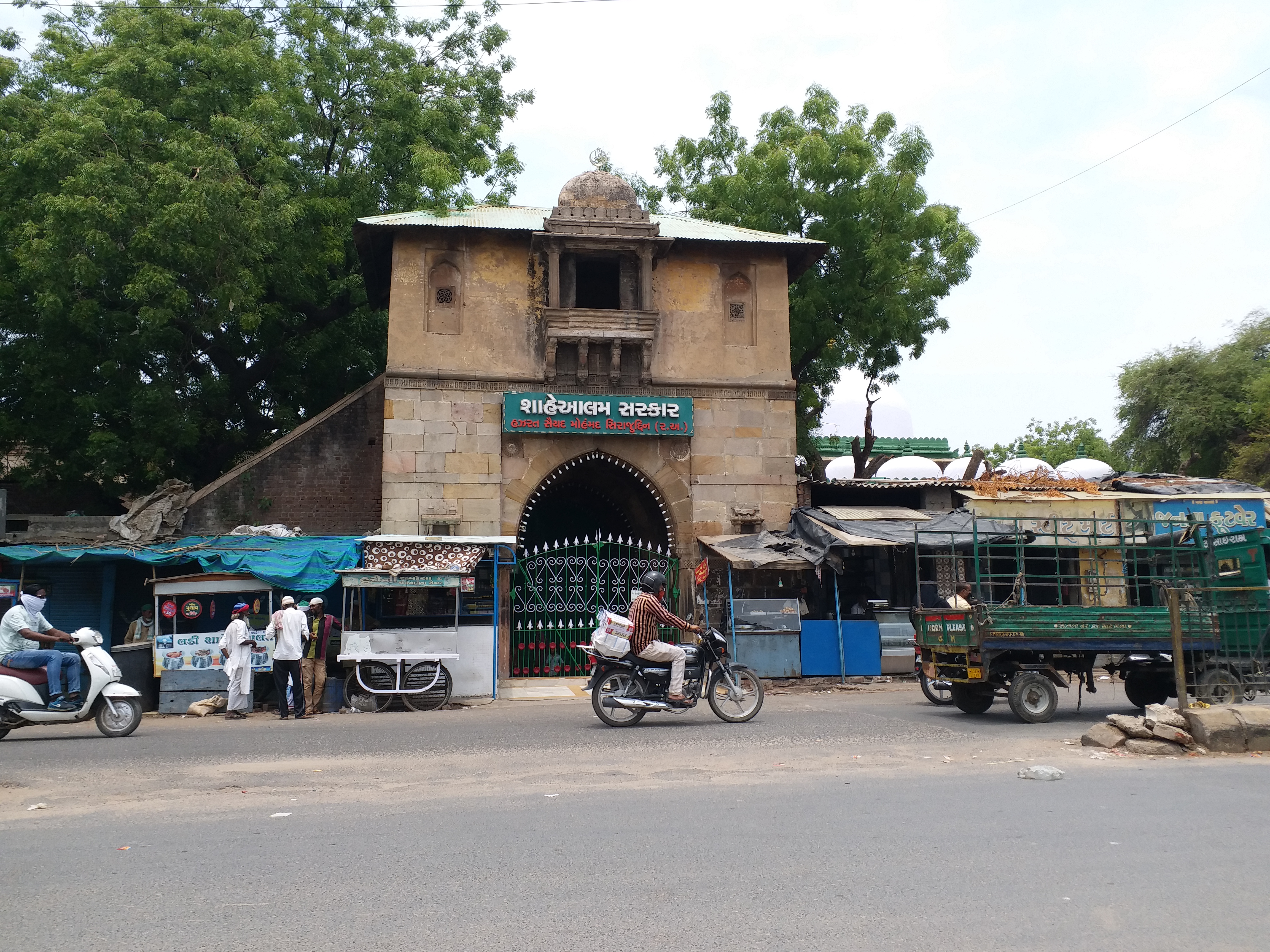 waiting to open shrine's doors of hazrat shah alam sarkar in ahmedabad gujarat