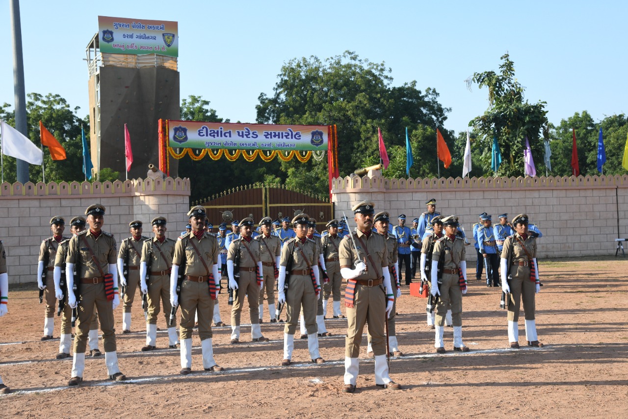 પોલીસ એકેડેમીમાં મુખ્યપ્રધાને પોલીસ કર્મીઓની નવી ટીમને શુભેચ્છા પાઠવી