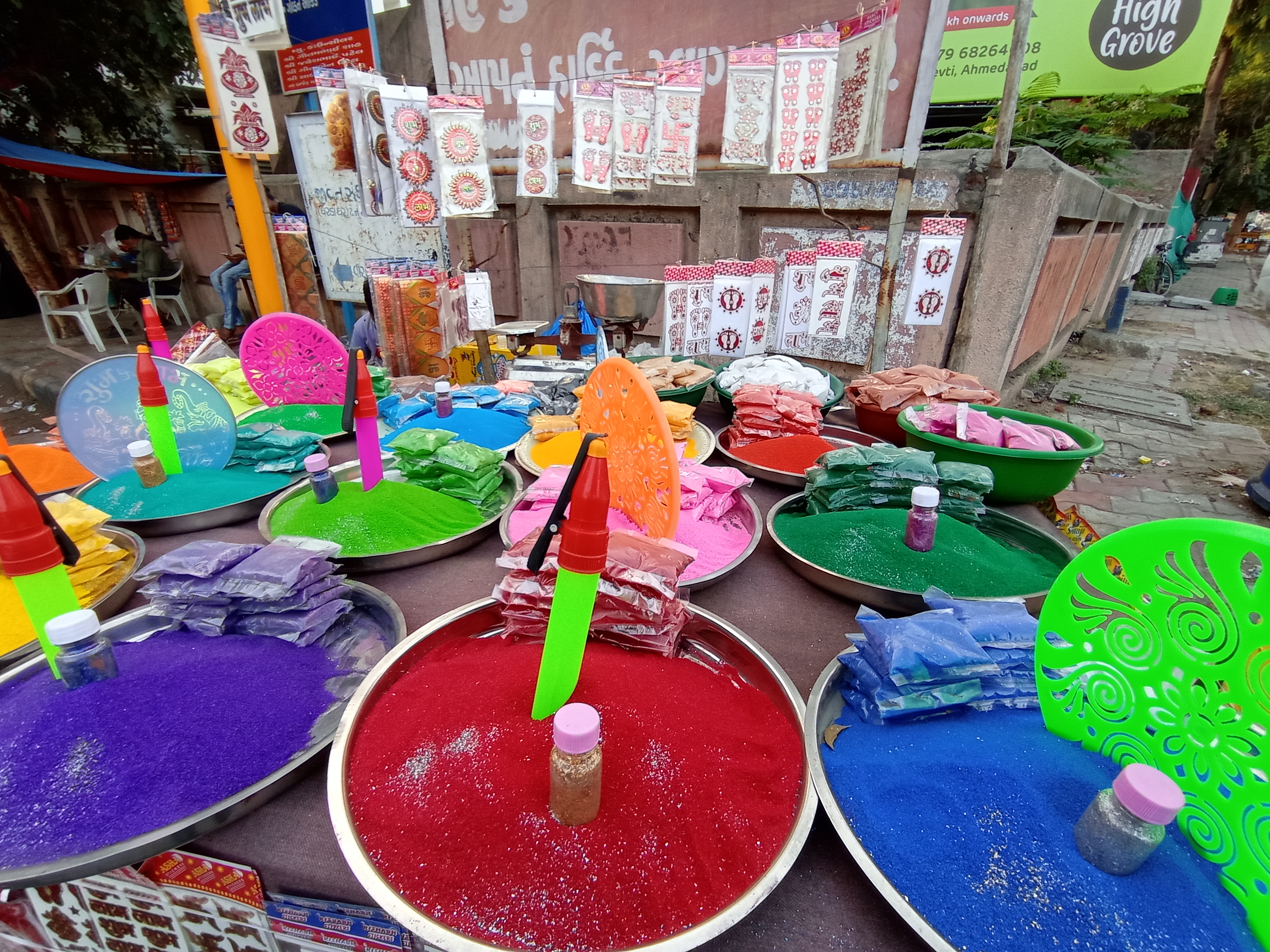 The Different Types of Rangoli Making  Material Came in Market