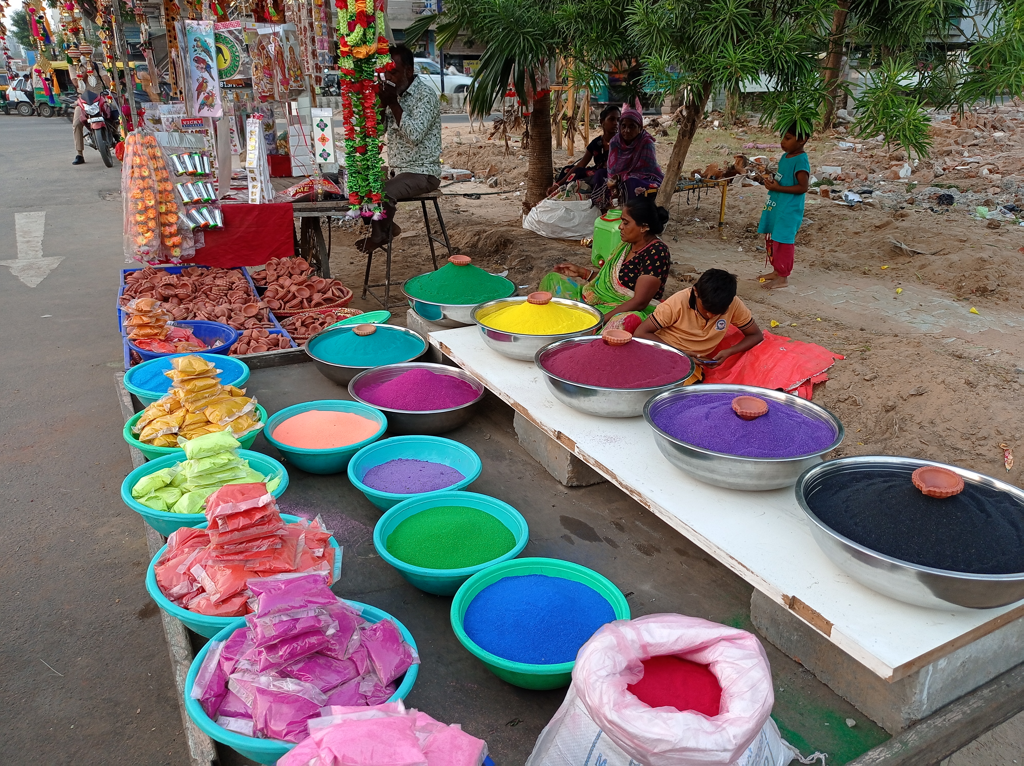 The Different Types of Rangoli Making  Material Came in Market