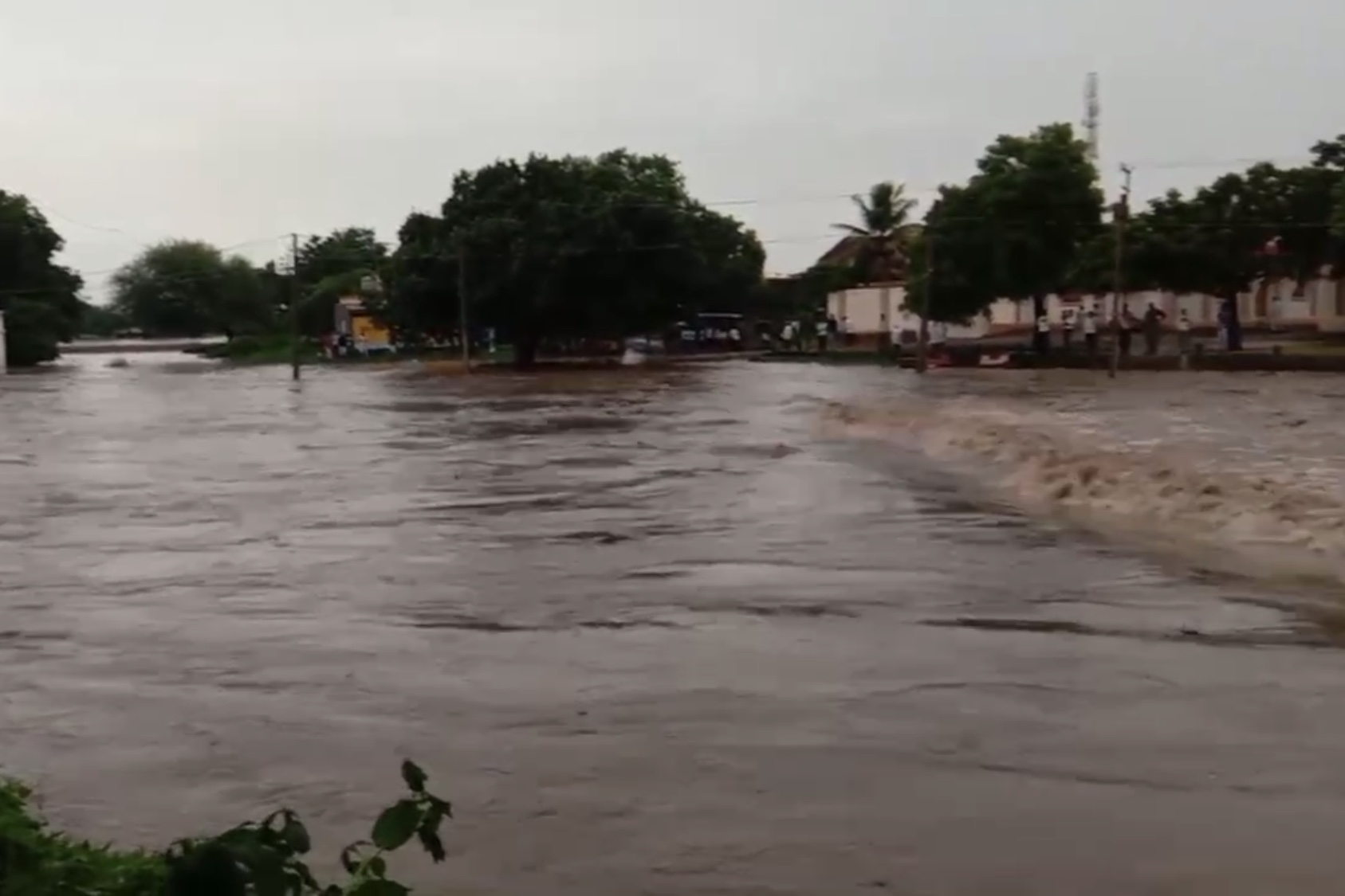 heavy rain in amreli