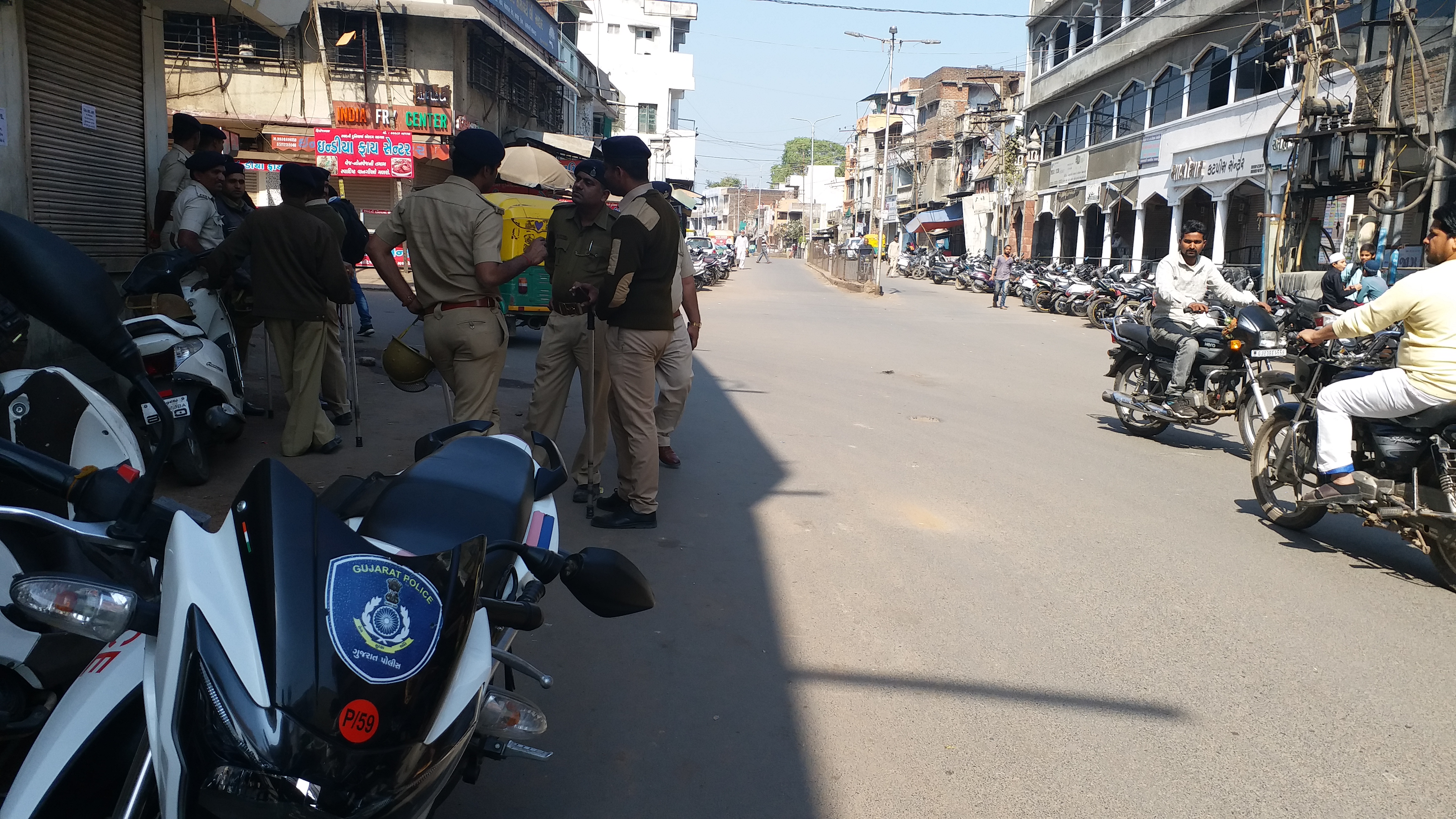 mixed-response-in-anand-district-to-bhatar-bandh-against-caa-and-nrc