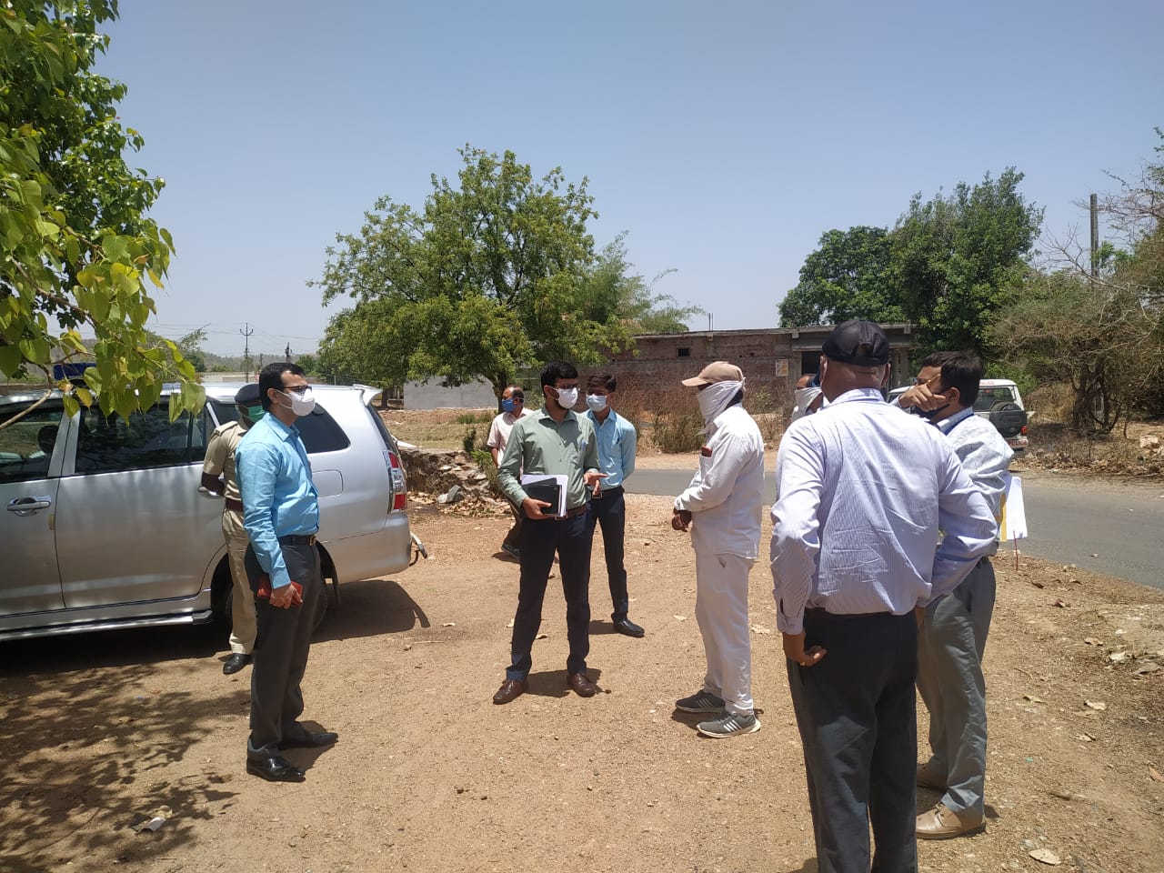 Aravalli Collector visited the containment areas