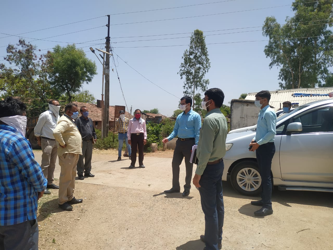 Aravalli Collector visited the containment areas