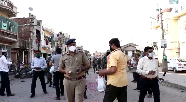 aravalli people welcomed police with flowers