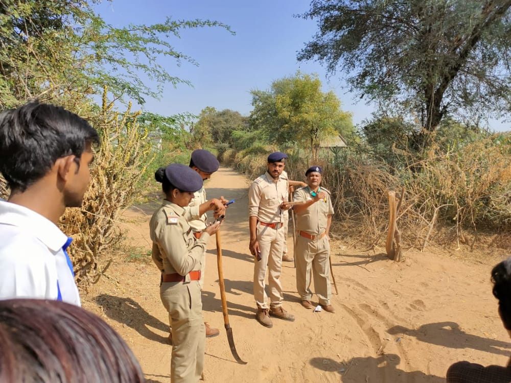 ડીસા તાલુકાના થેરવાડા ગામે રીંછ દેખાતા લોકોમાં ભય