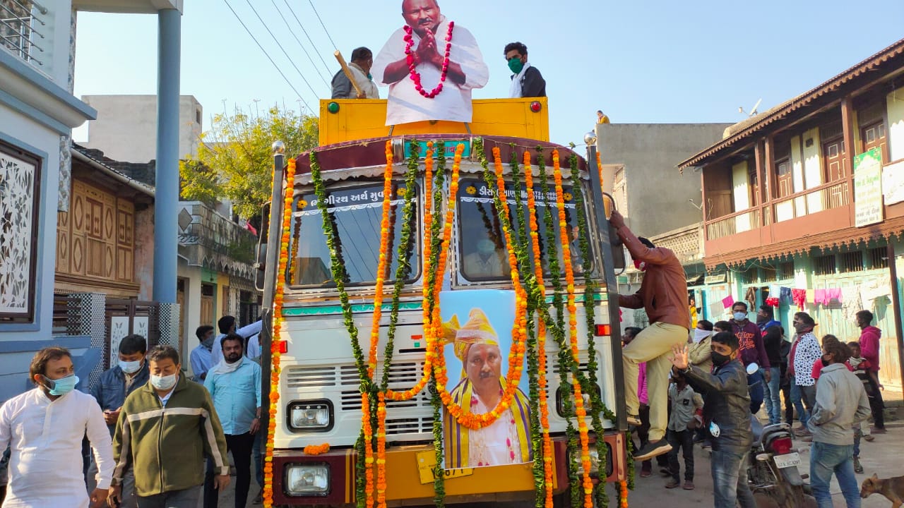 ડીસાના જીવદયાપ્રેમી ભરત કોઠારીના અગ્નિસંસ્કાર ગૌશાળામાં કરાયા